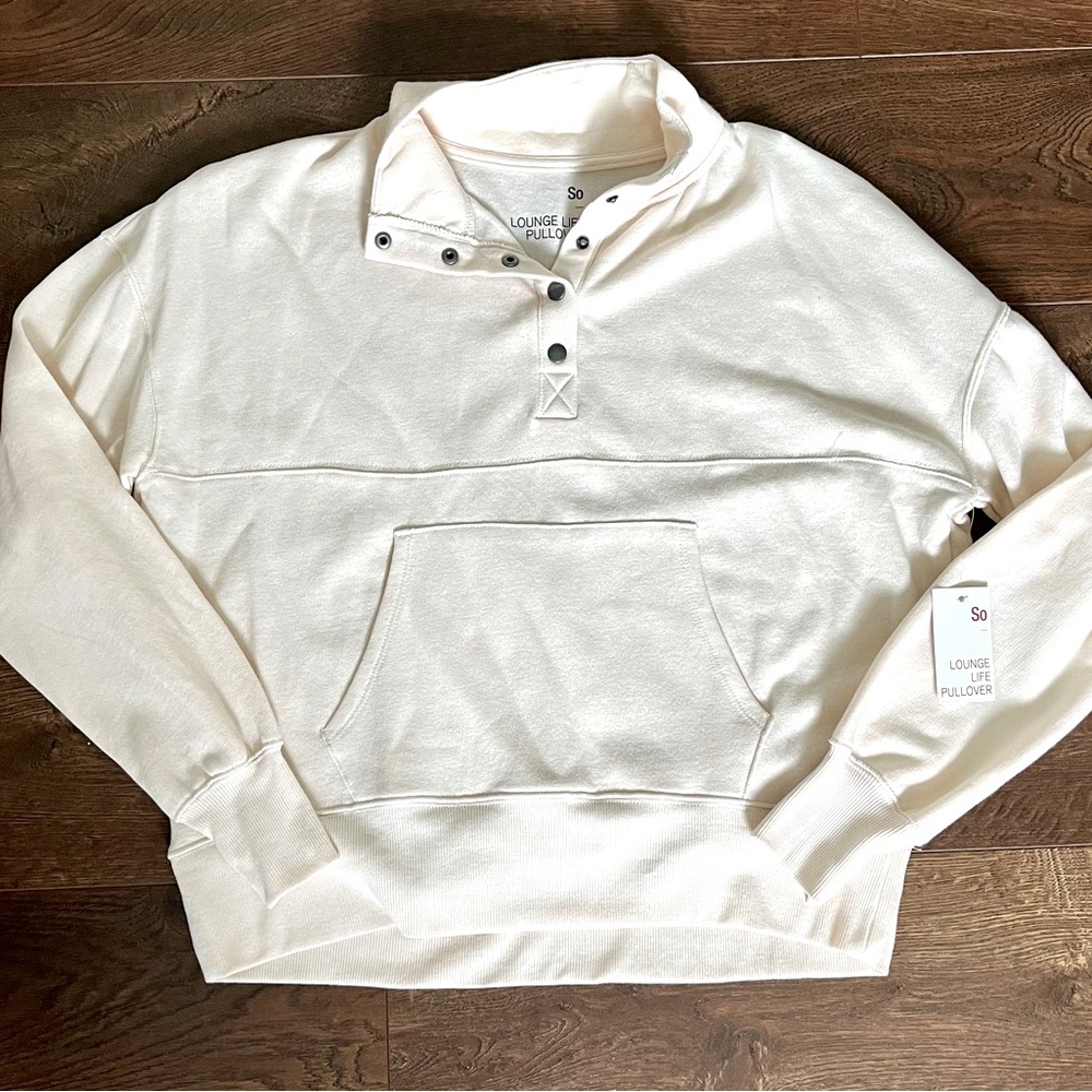NEW WITH TAGS Junior’s SO Oversized Lounge pullover 1/4 snap sweatshirt